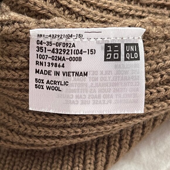 Uniqlo men's wool blend turtleneck - size medium - Picture 7 of 7